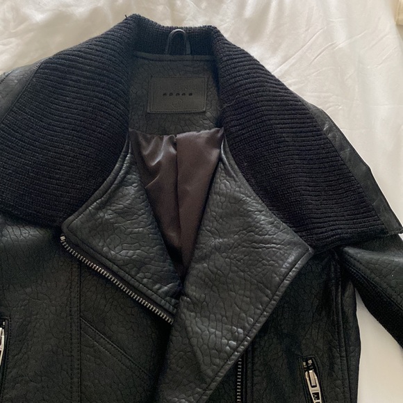 Black leather bomber - Picture 2 of 4